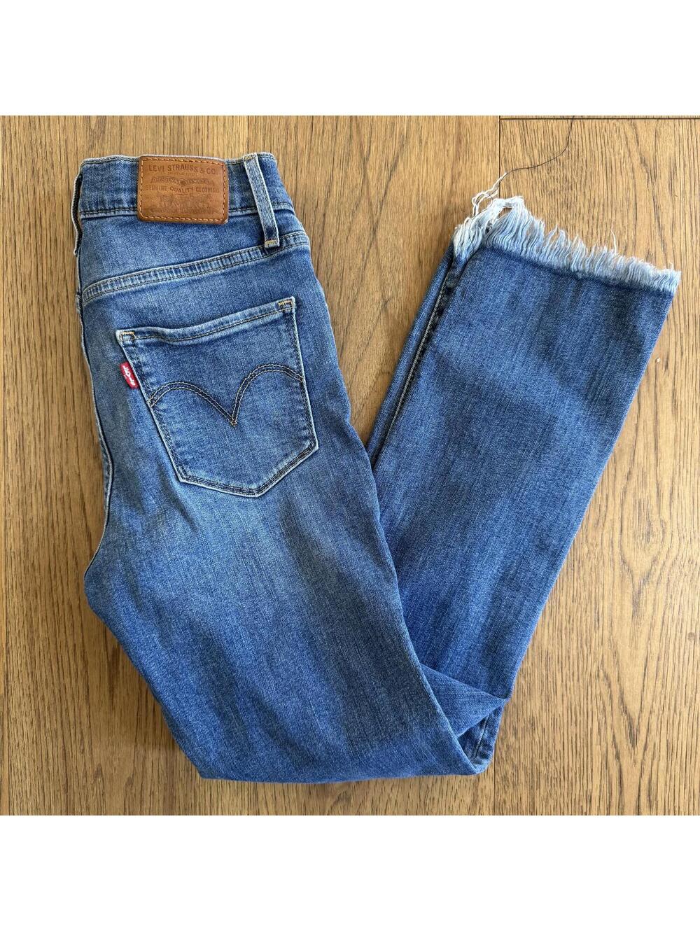 Levi's Premium 724 High Rise Straight Jeans Size 25